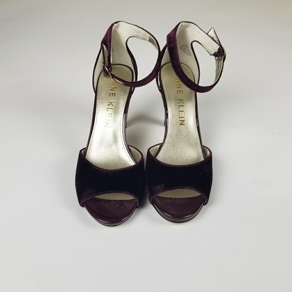 Anne Klein Burgundy Opalize Velvet Heels Size 9.5